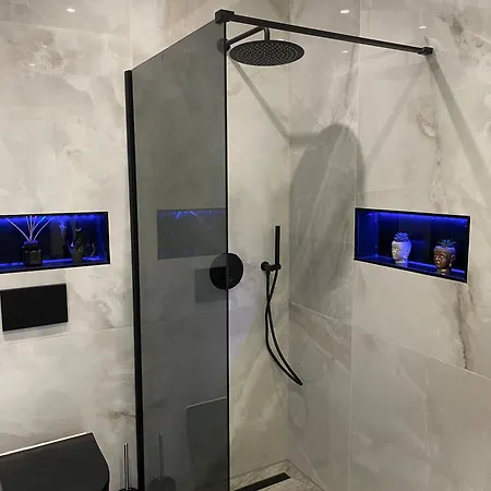 Aura Und 오버하우젠